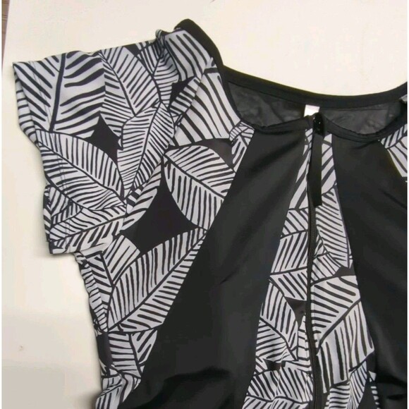 Swim By CACIQUE Active No Wire Lightly Lined Full Coverage One-Piece Swimsuit 18 - Picture 5 of 13